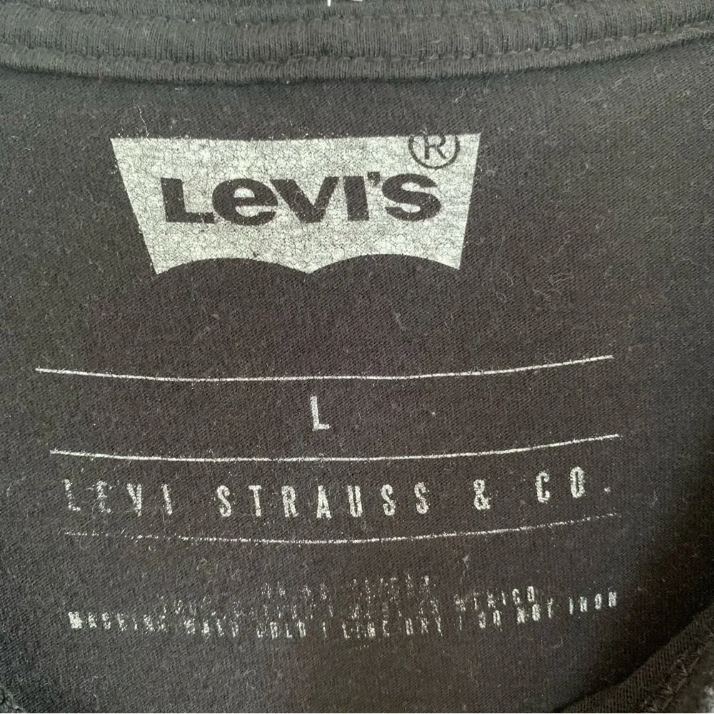 Levi's Black Neon Eagle Graphic Tee Large